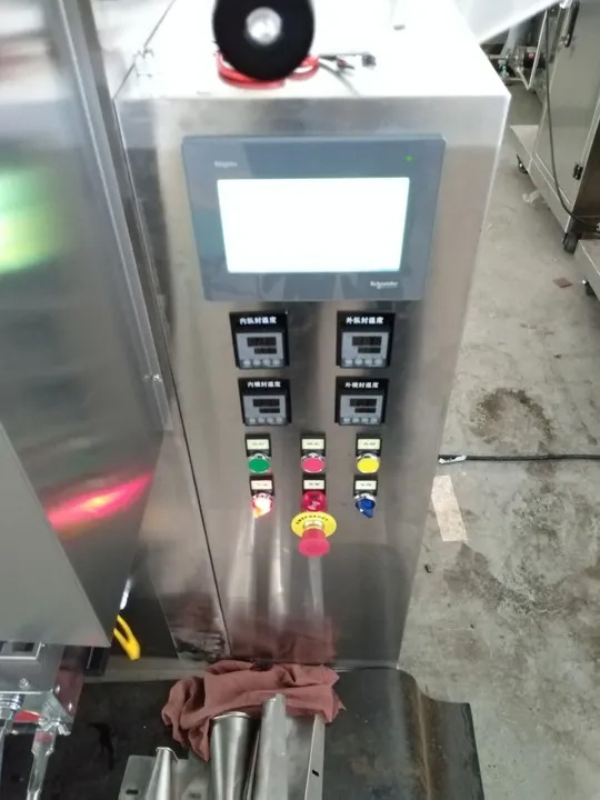 KEFAI Yüksek Hızlı Ketçap Paketleme Makinası detayı - kontrol paneli